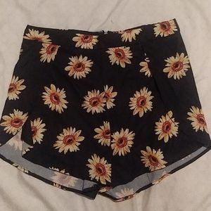 Zip up flower shorts